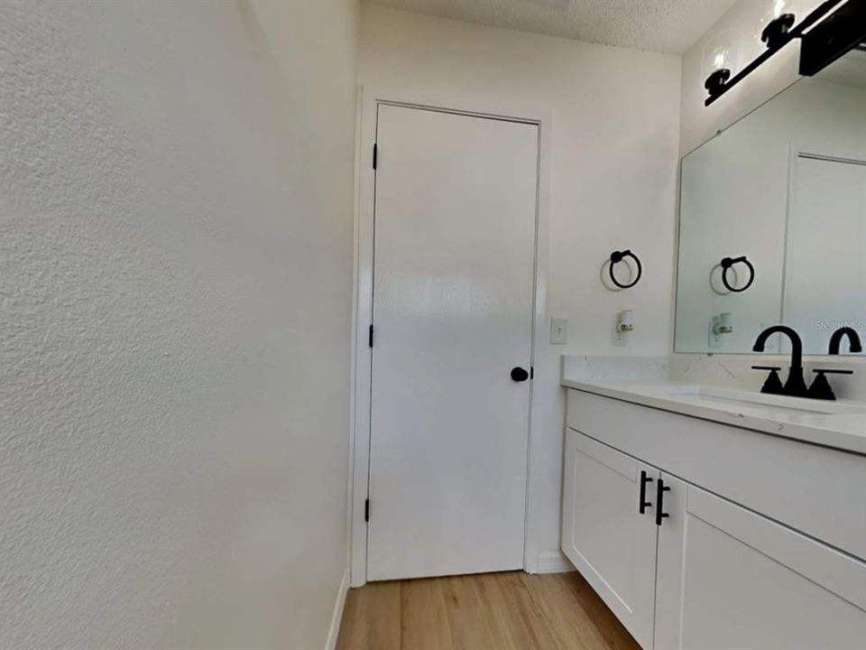 For Sale: $299,900 (2 beds, 2 baths, 1377 Square Feet)