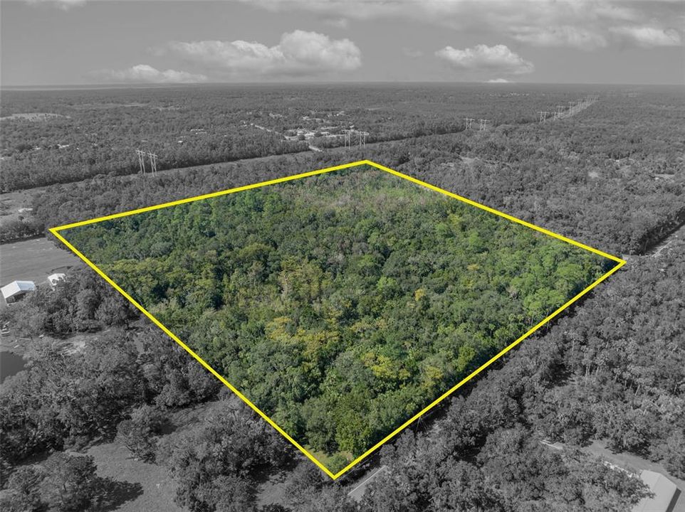 En Venta: $590,000 (32.29 acres)