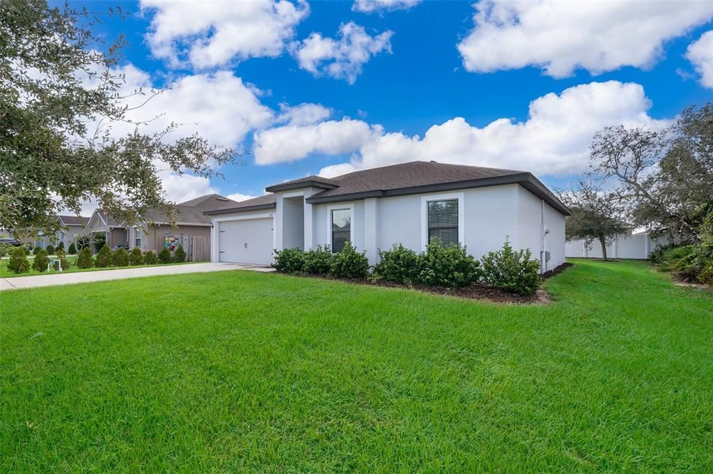 For Sale: $295,000 (3 beds, 2 baths, 1264 Square Feet)