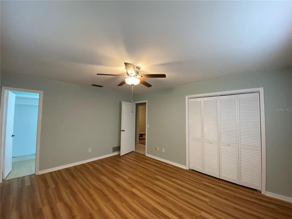 For Sale: $275,000 (3 beds, 2 baths, 1316 Square Feet)