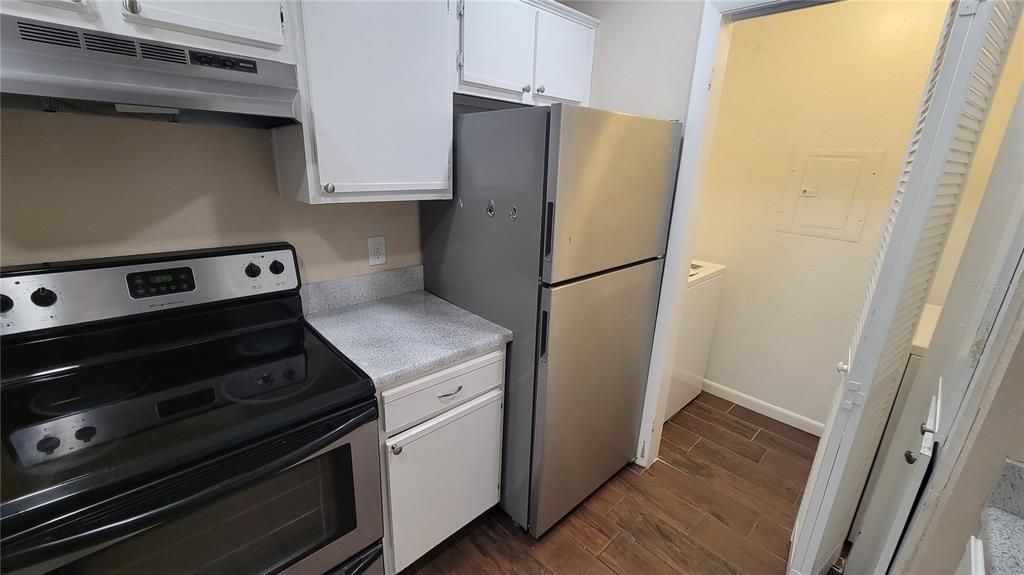 For Sale: $182,500 (2 beds, 2 baths, 935 Square Feet)