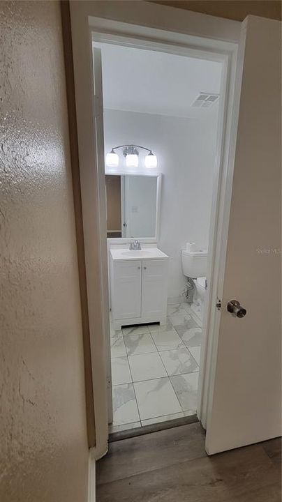 For Sale: $182,500 (2 beds, 2 baths, 935 Square Feet)