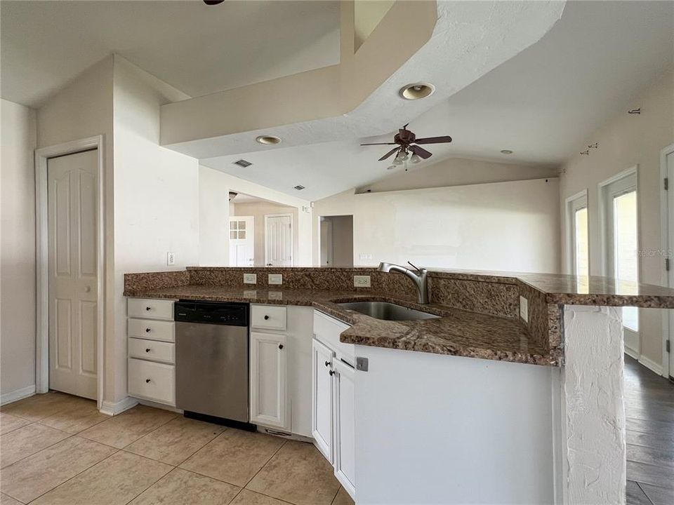 For Sale: $282,500 (3 beds, 2 baths, 1764 Square Feet)