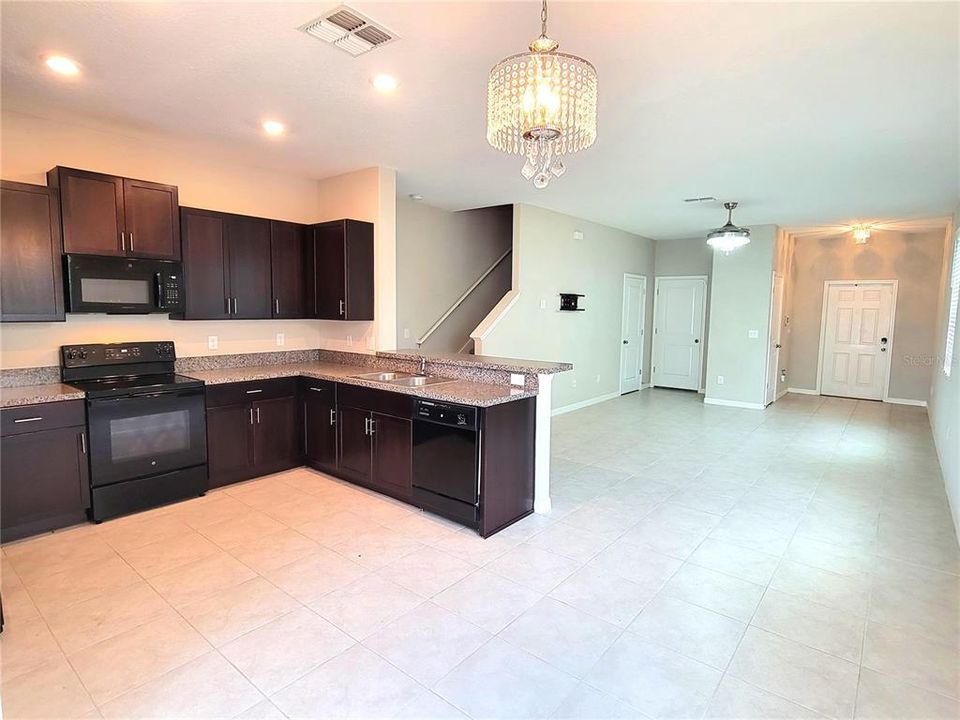 For Sale: $275,000 (2 beds, 2 baths, 1548 Square Feet)