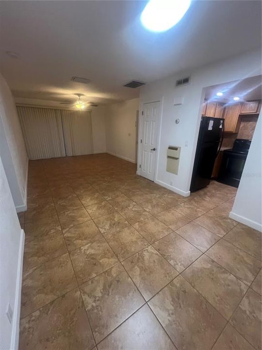 For Rent: $1,250 (1 beds, 1 baths, 710 Square Feet)