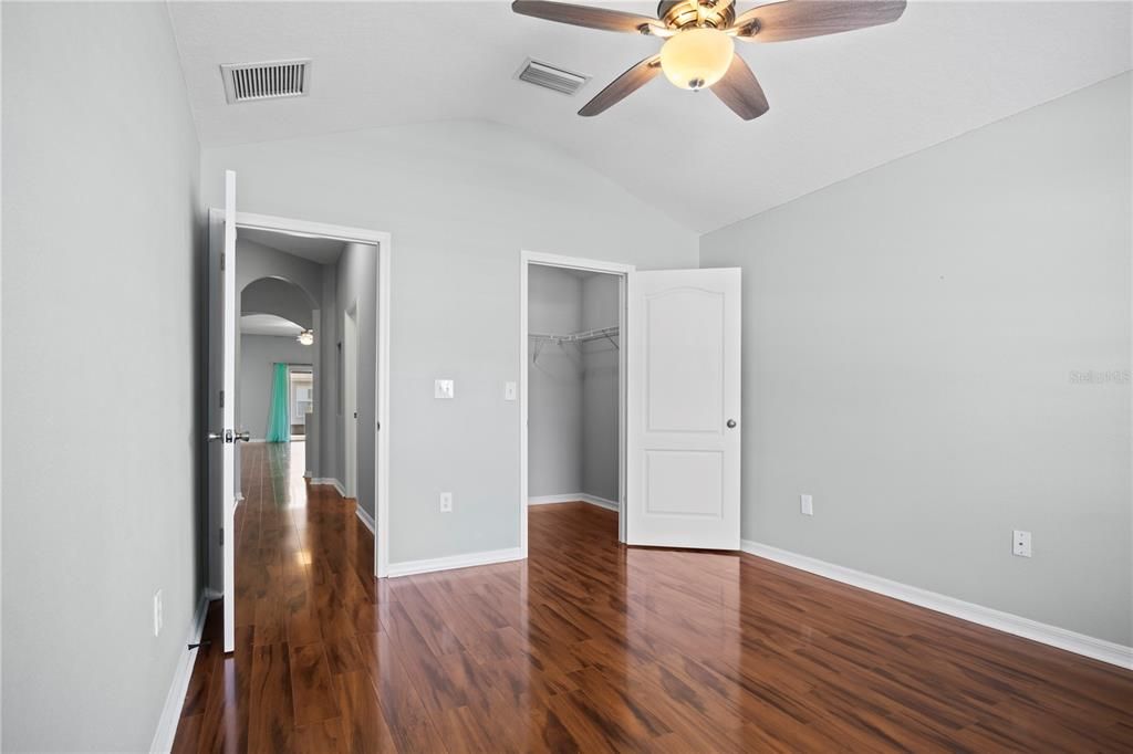 For Sale: $329,900 (3 beds, 2 baths, 1703 Square Feet)