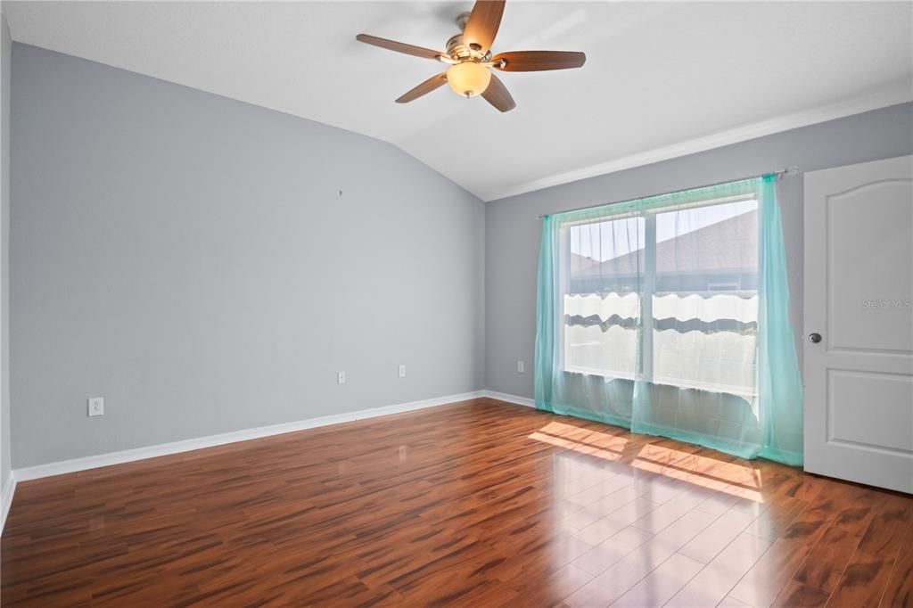 For Sale: $329,900 (3 beds, 2 baths, 1703 Square Feet)