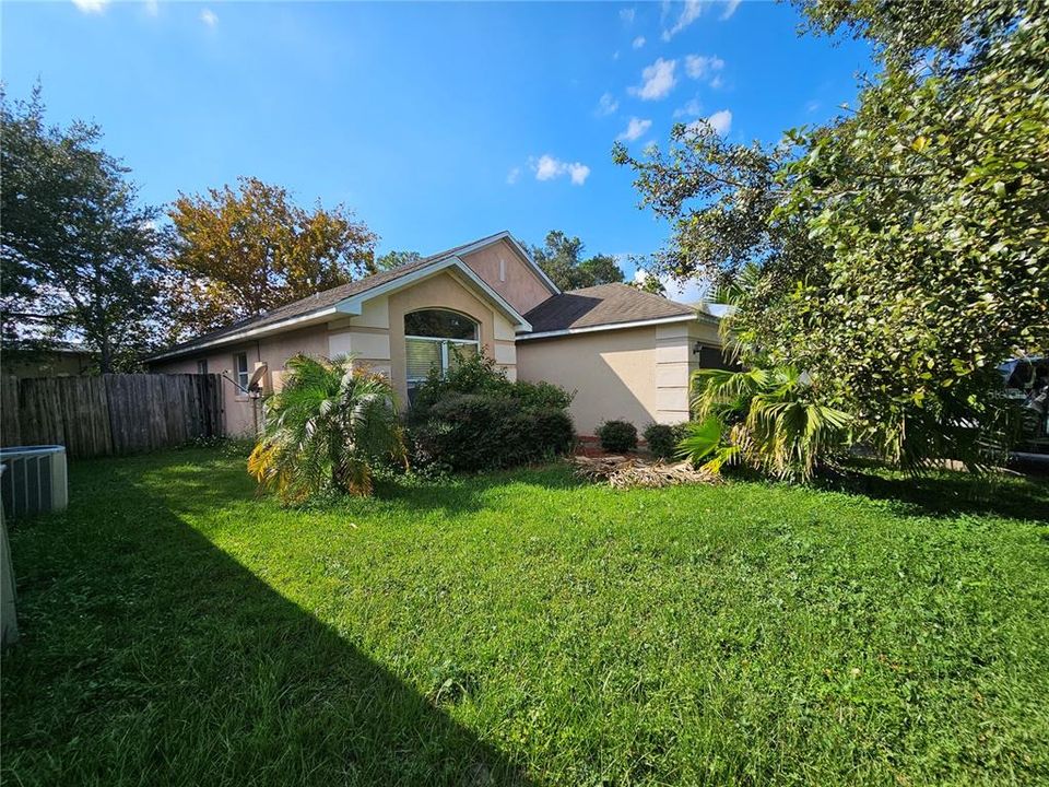 For Sale: $329,900 (3 beds, 2 baths, 1348 Square Feet)