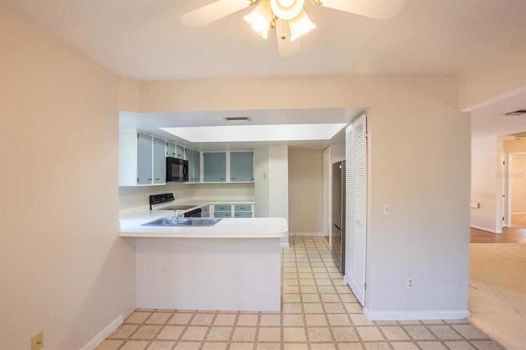 For Sale: $229,900 (2 beds, 2 baths, 1177 Square Feet)