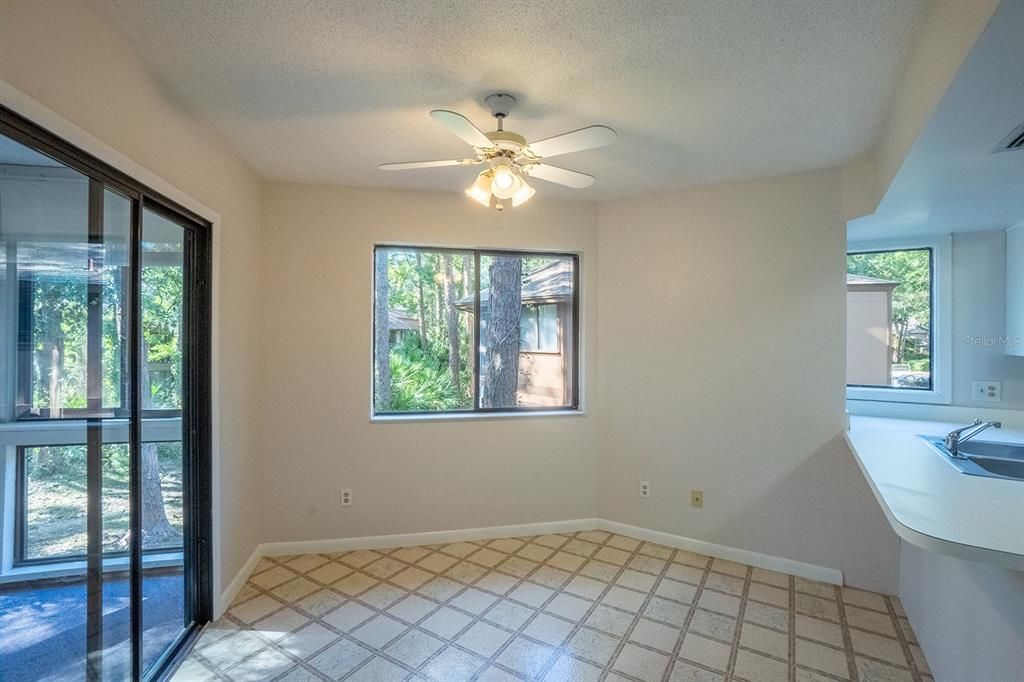 For Sale: $229,900 (2 beds, 2 baths, 1177 Square Feet)