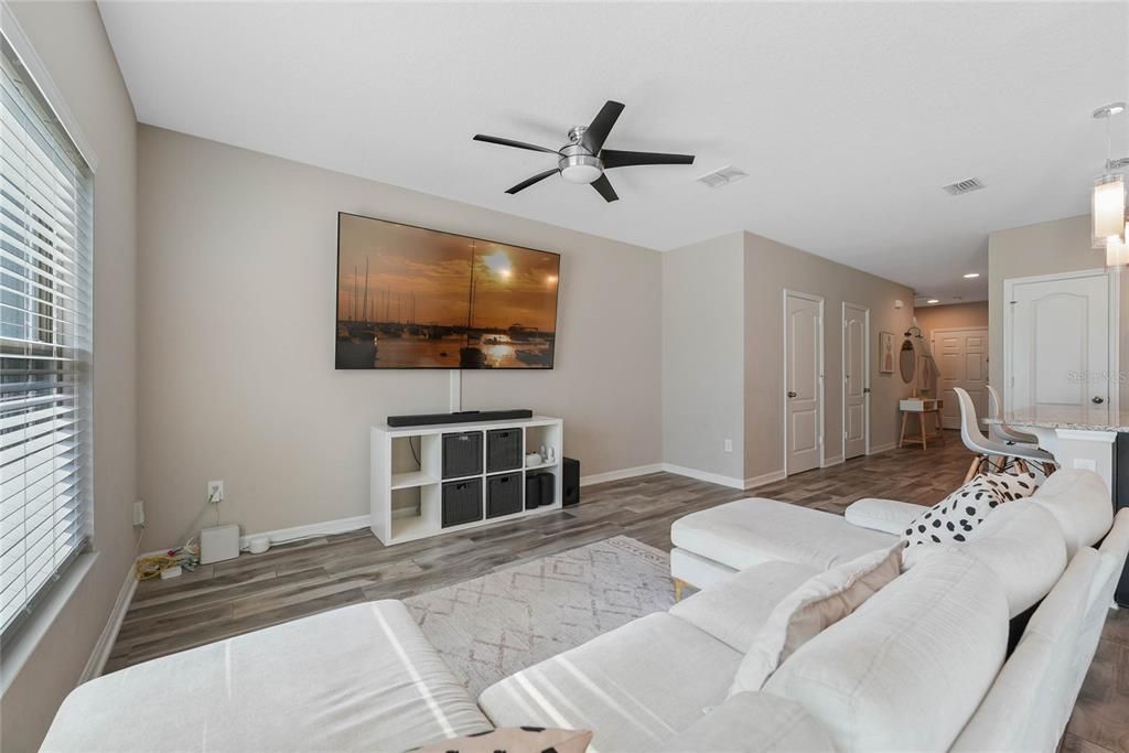 For Sale: $369,900 (3 beds, 2 baths, 1451 Square Feet)