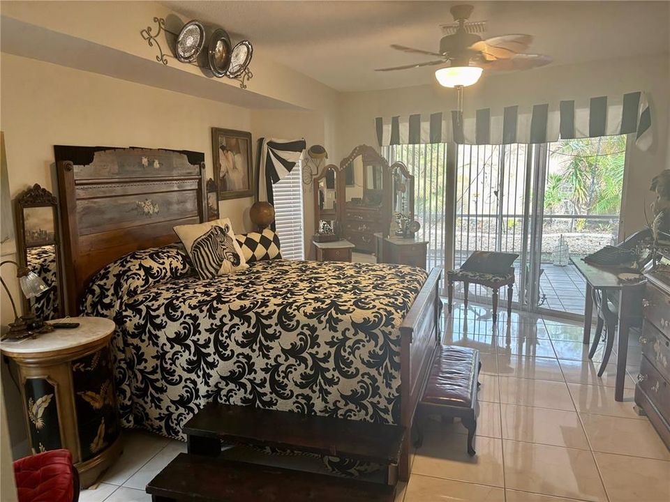 En Venta: $479,000 (3 camas, 2 baños, 1938 Pies cuadrados)