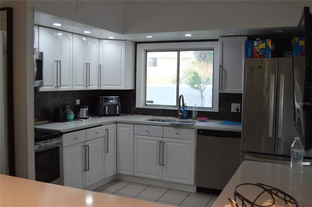 For Sale: $379,900 (3 beds, 2 baths, 1119 Square Feet)