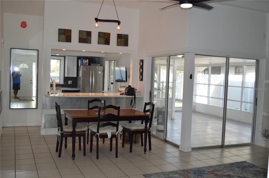 For Sale: $379,900 (3 beds, 2 baths, 1119 Square Feet)