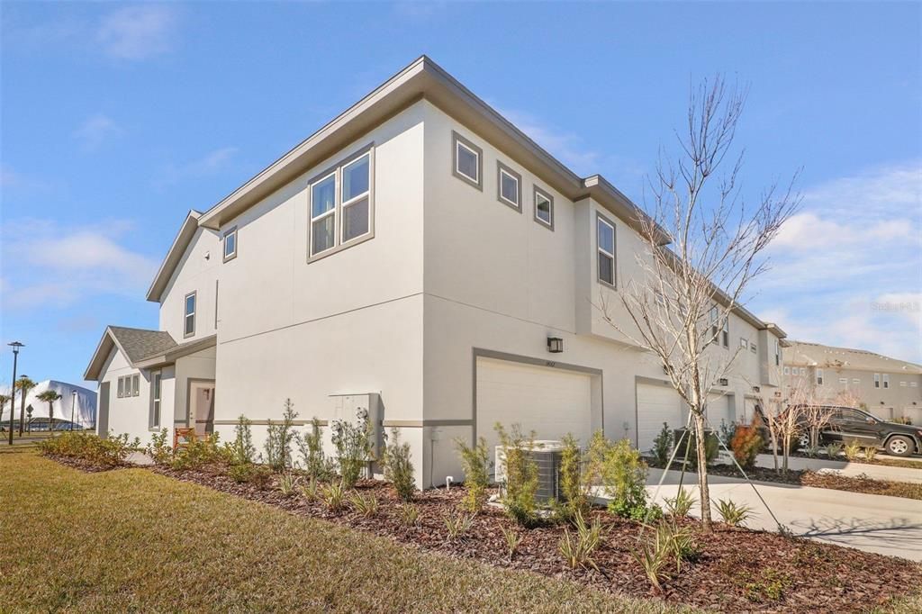 Active With Contract: $539,990 (3 beds, 2 baths, 2015 Square Feet)