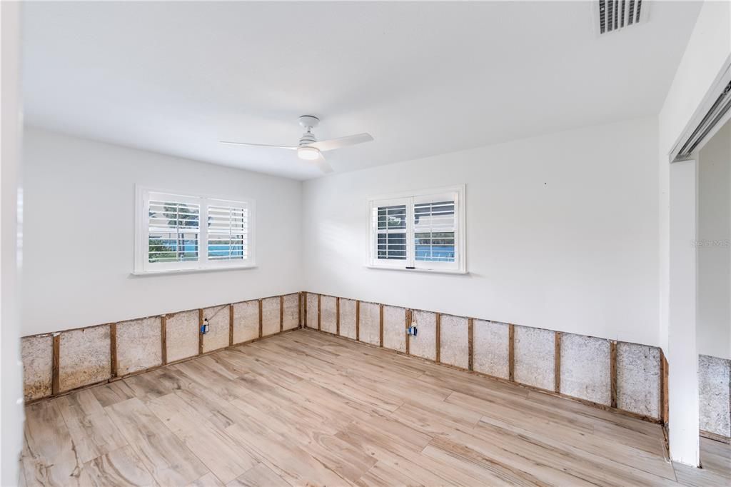 For Sale: $479,000 (2 beds, 2 baths, 1211 Square Feet)