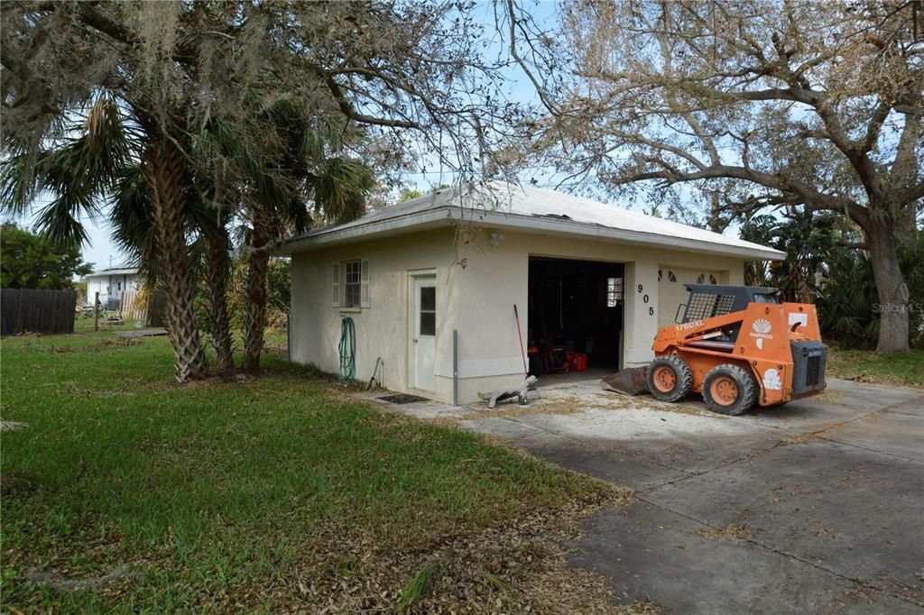 Detached Garage