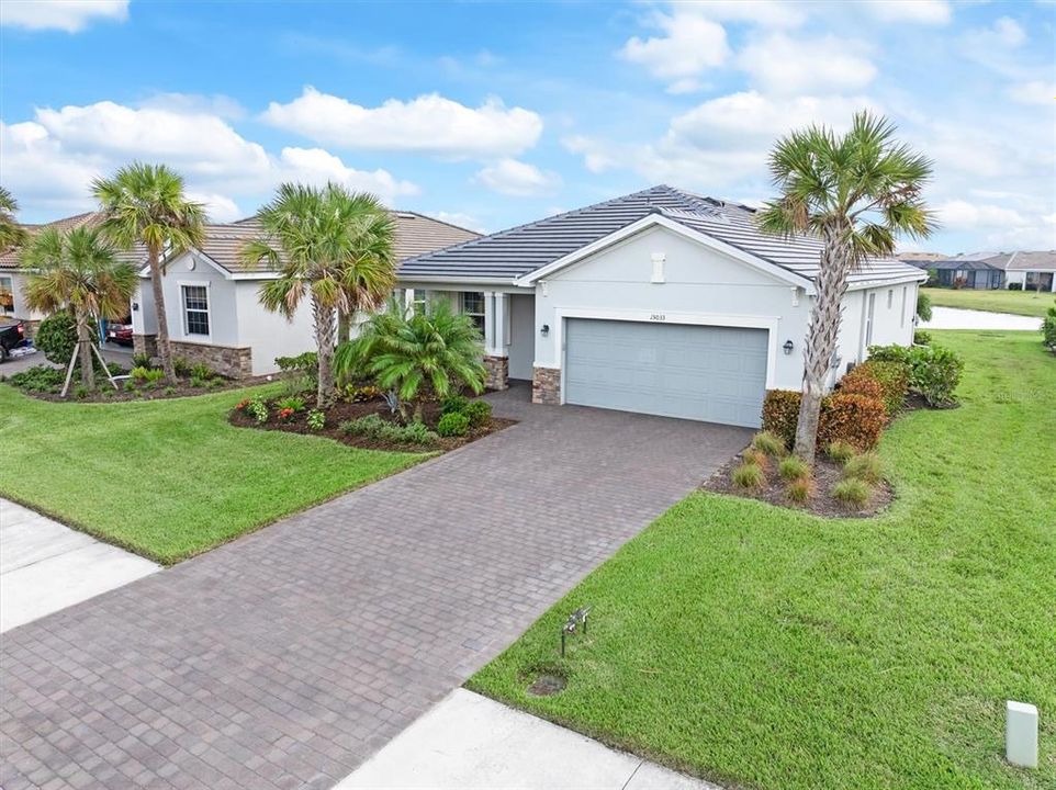 Paver driveway, lots of parking space.