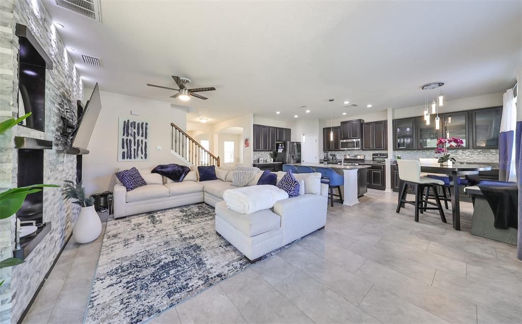 For Sale: $489,000 (4 beds, 2 baths, 2881 Square Feet)