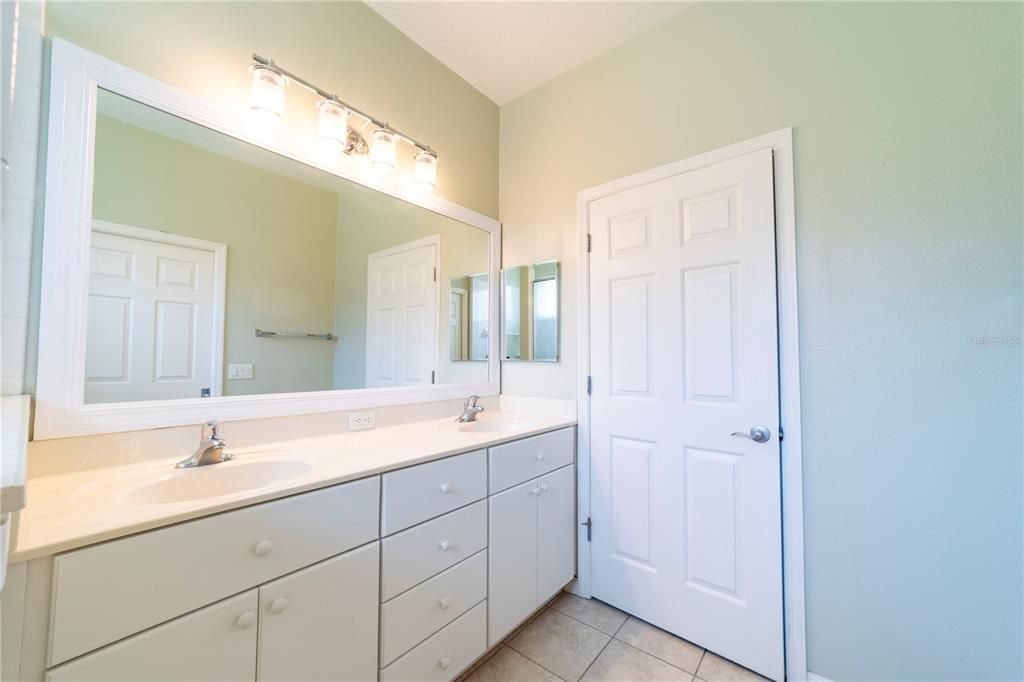 For Sale: $329,000 (3 beds, 2 baths, 1898 Square Feet)