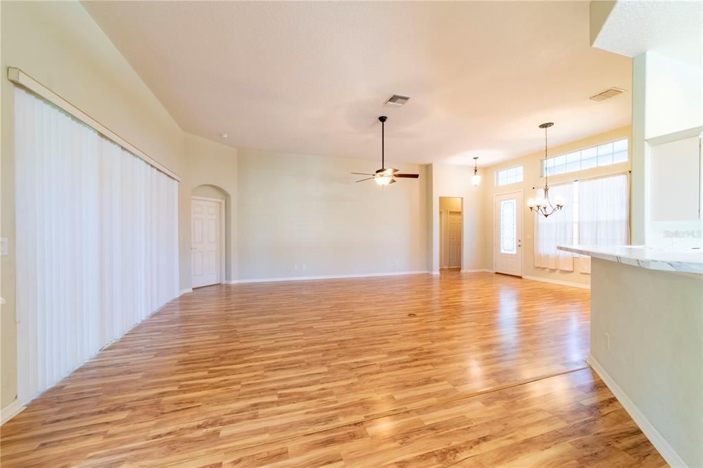 For Sale: $329,000 (3 beds, 2 baths, 1898 Square Feet)