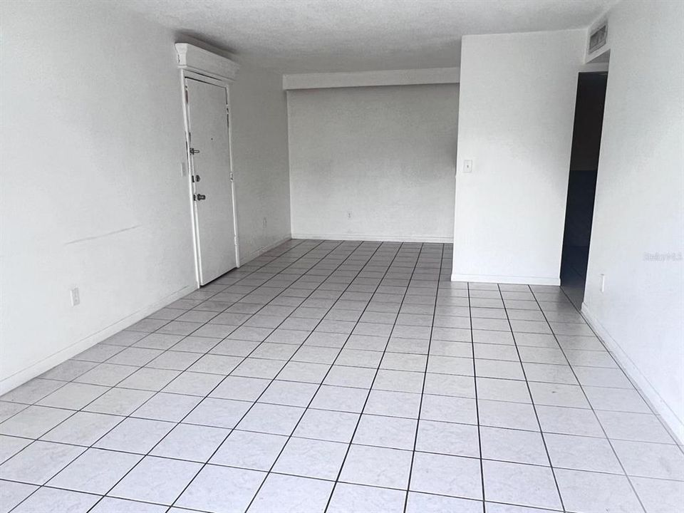 For Rent: $1,750 (2 beds, 2 baths, 895 Square Feet)