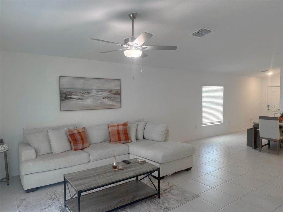 For Sale: $365,000 (4 beds, 2 baths, 1817 Square Feet)