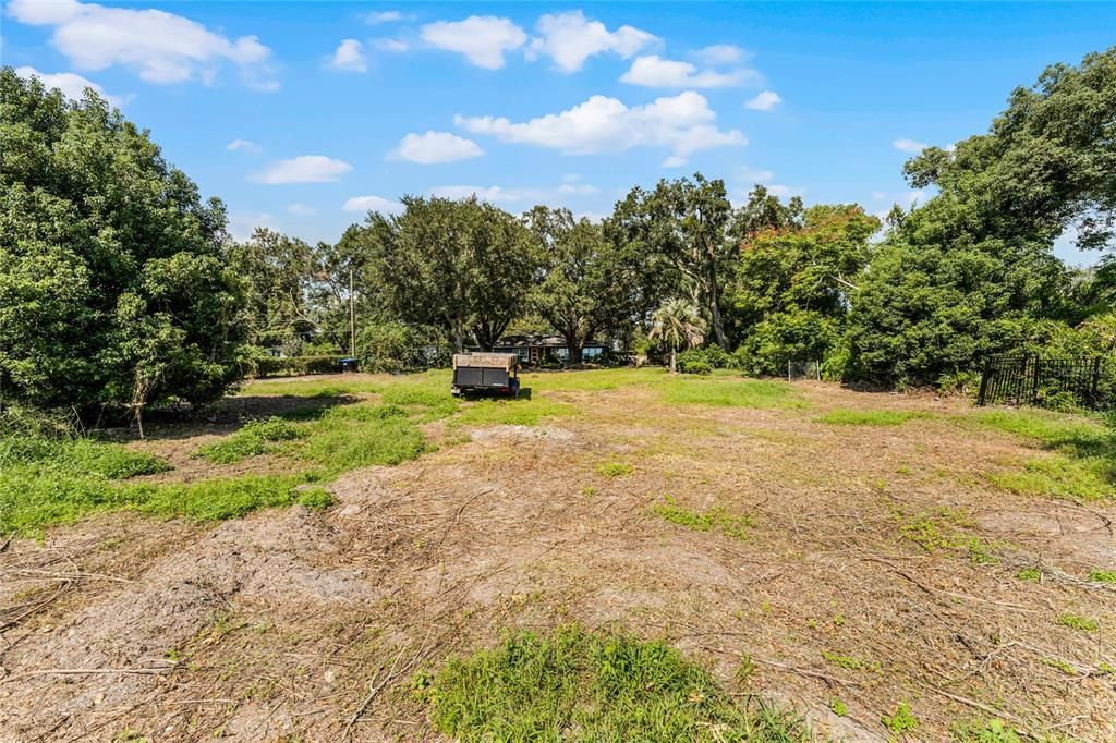 На продажу: $525,000 (0.39 acres)