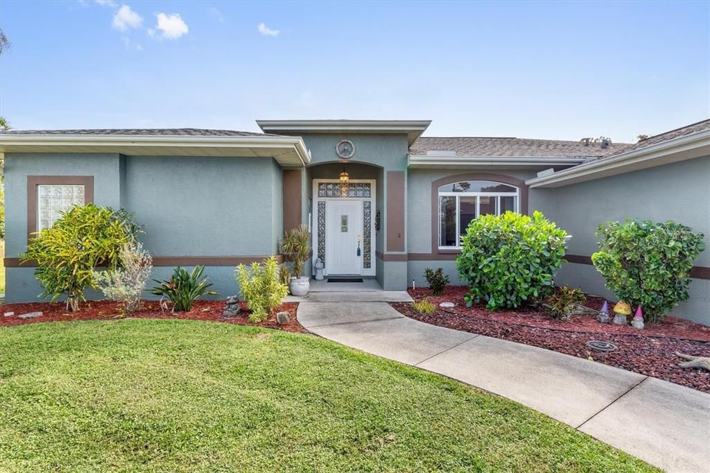 For Sale: $359,900 (3 beds, 2 baths, 2226 Square Feet)