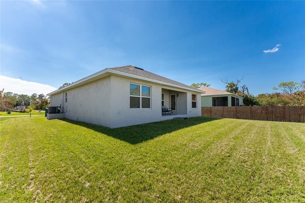 For Sale: $320,000 (3 beds, 2 baths, 1469 Square Feet)