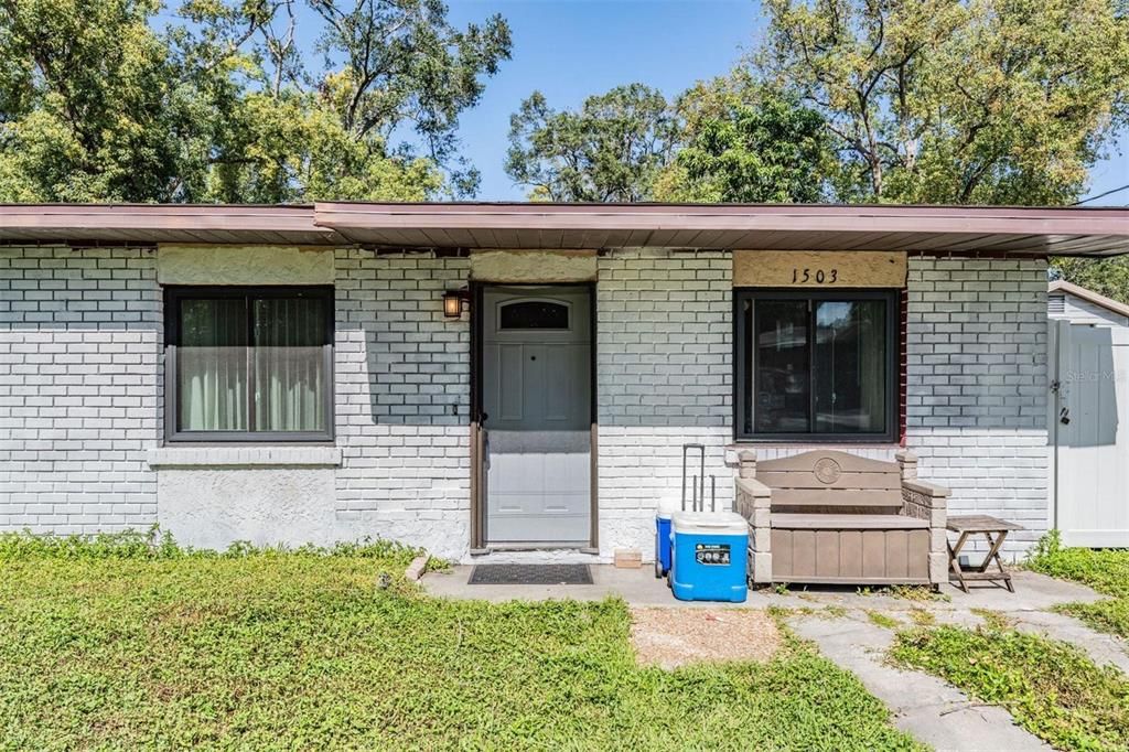 For Sale: $290,000 (2 beds, 1 baths, 910 Square Feet)