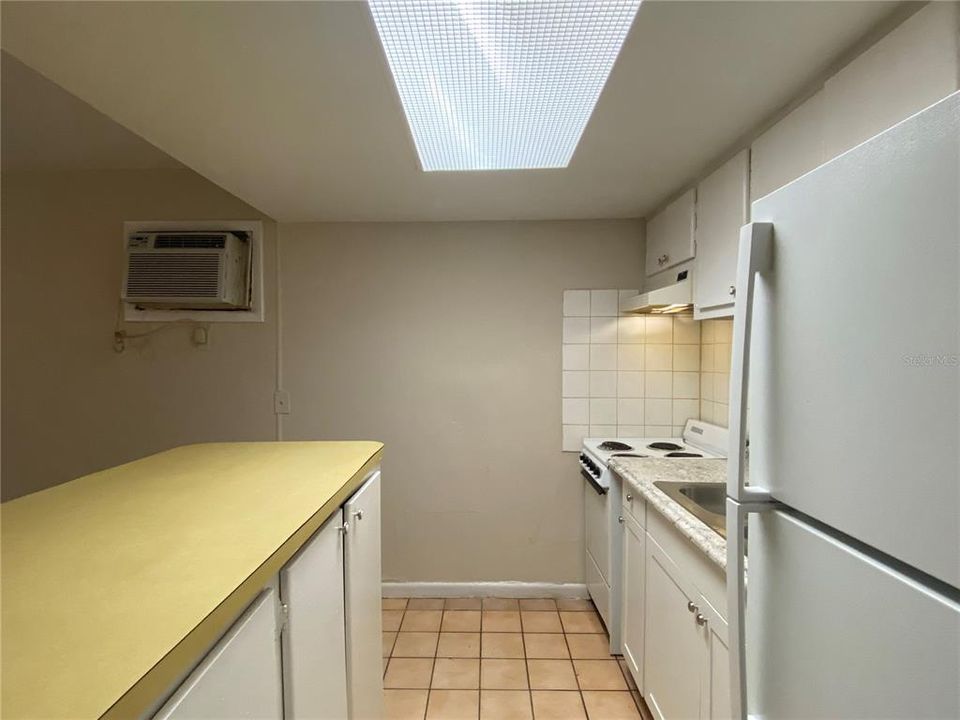 For Rent: $1,145 (1 beds, 1 baths, 588 Square Feet)