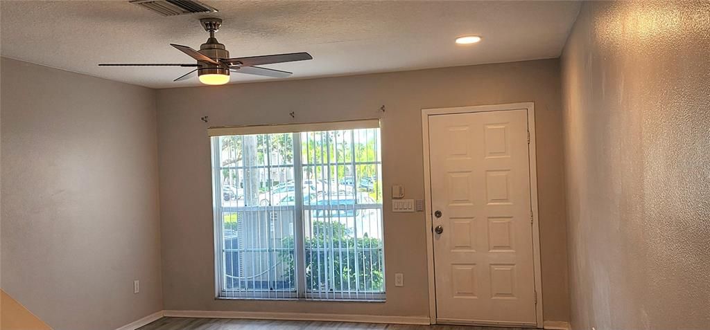 For Rent: $2,000 (2 beds, 2 baths, 1396 Square Feet)