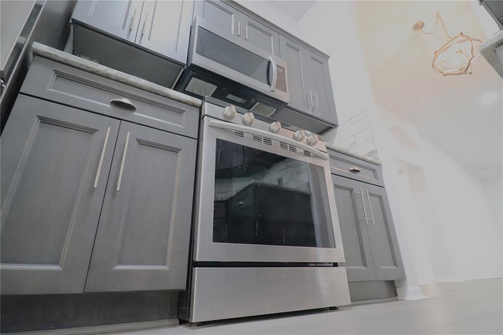 For Sale: $375,000 (3 beds, 2 baths, 1611 Square Feet)