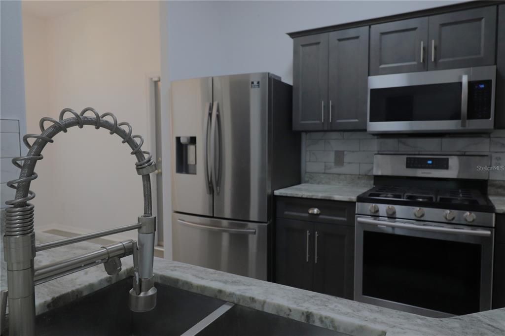 For Sale: $375,000 (3 beds, 2 baths, 1611 Square Feet)