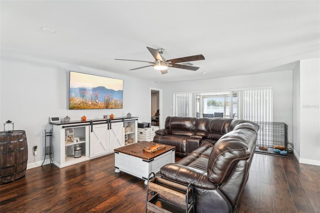 For Sale: $459,000 (3 beds, 2 baths, 1515 Square Feet)