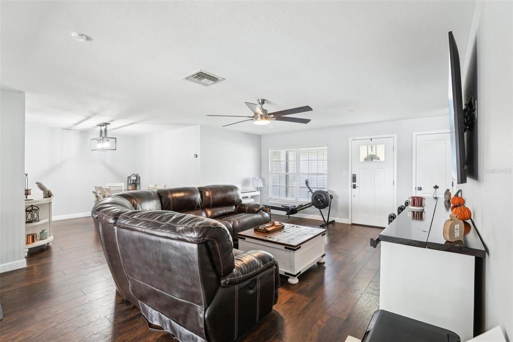 For Sale: $459,000 (3 beds, 2 baths, 1515 Square Feet)