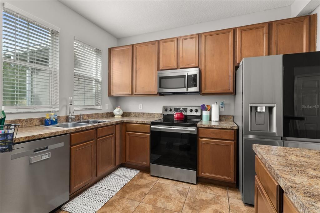 Kitchen equipped with stainless steel appliances