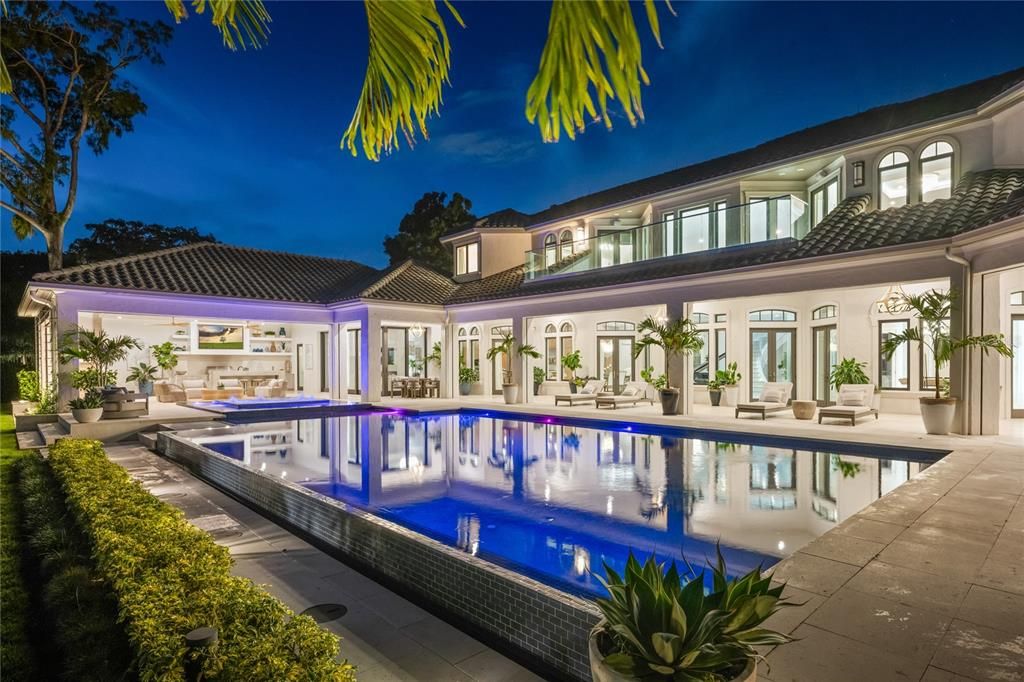 En Venta: $9,995,000 (6 camas, 7 baños, 8082 Pies cuadrados)