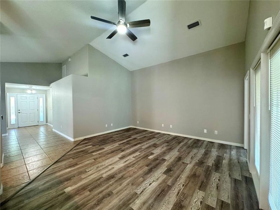 For Rent: $1,900 (3 beds, 2 baths, 1803 Square Feet)