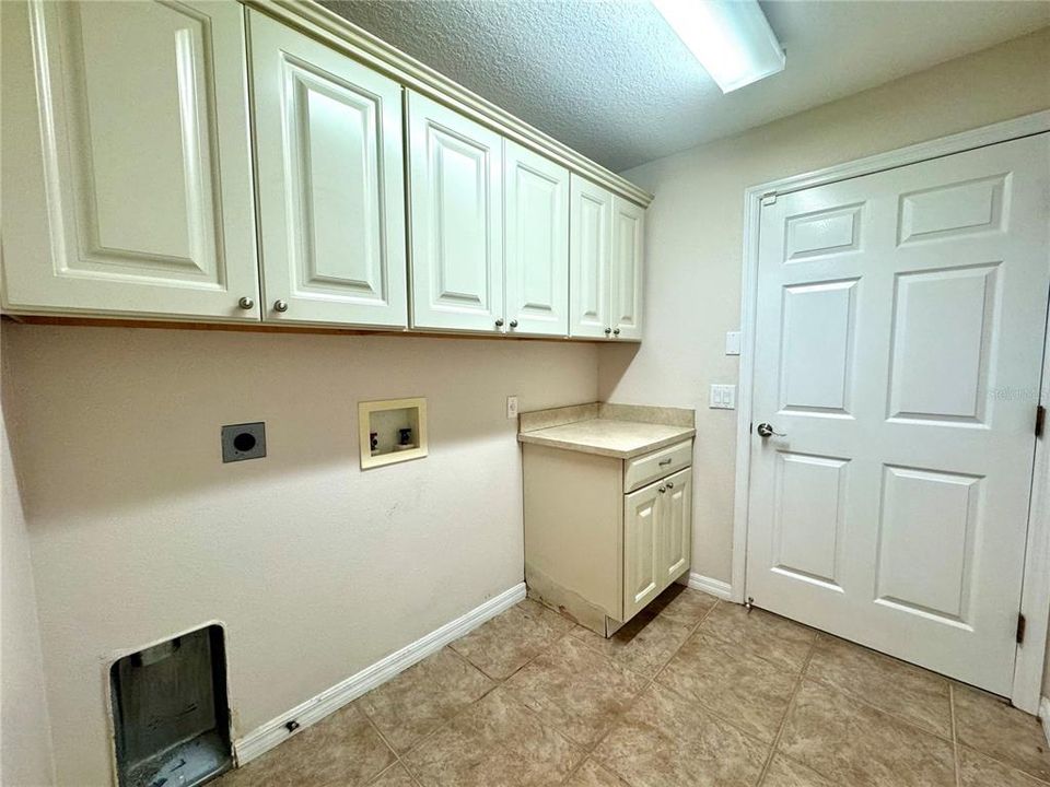 For Rent: $1,900 (3 beds, 2 baths, 1803 Square Feet)