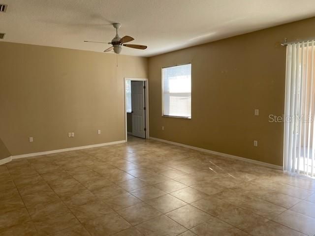 For Rent: $1,900 (3 beds, 2 baths, 2012 Square Feet)