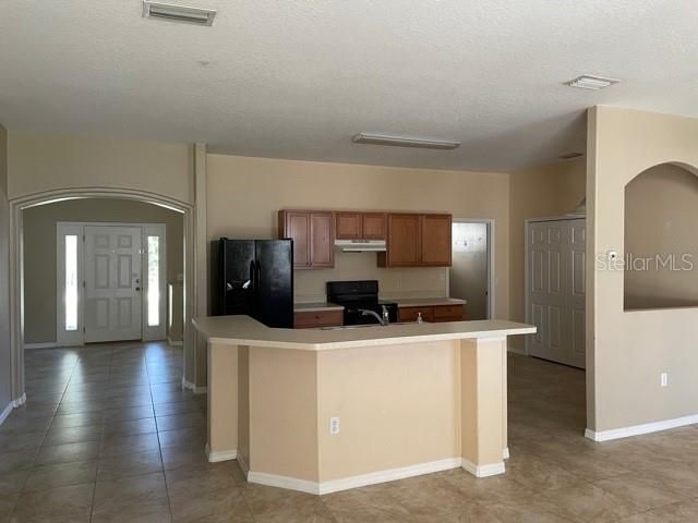 For Rent: $1,900 (3 beds, 2 baths, 2012 Square Feet)