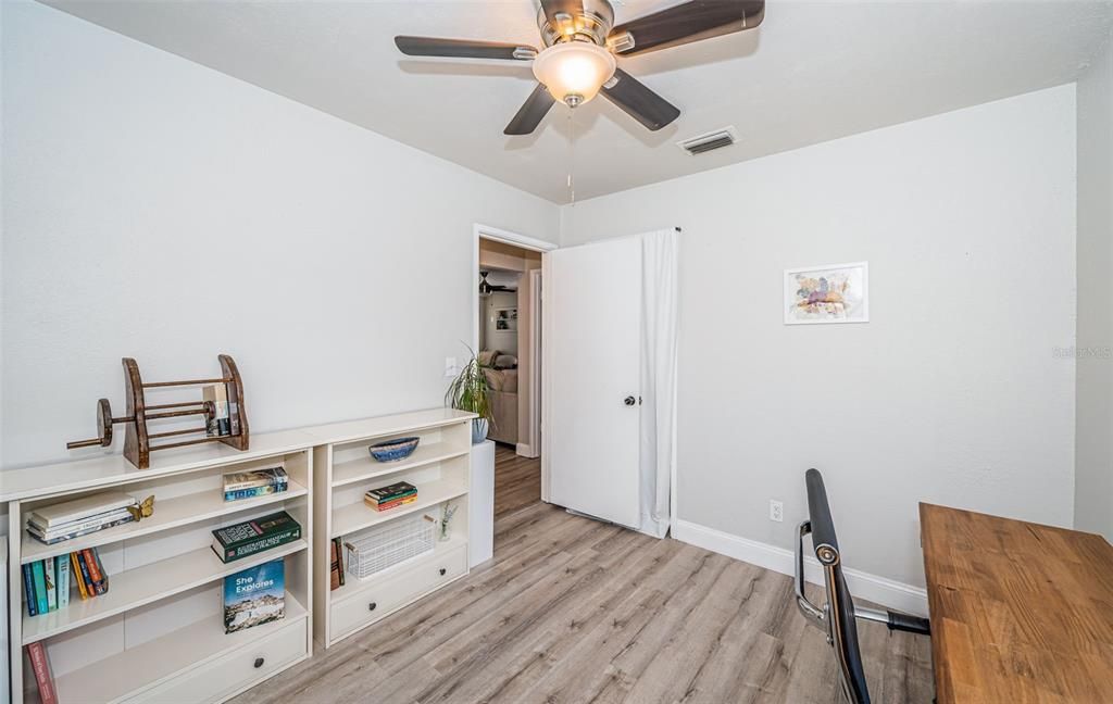 For Sale: $339,900 (2 beds, 1 baths, 816 Square Feet)