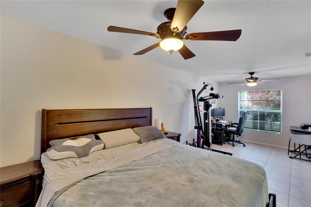 For Sale: $285,000 (2 beds, 1 baths, 1223 Square Feet)