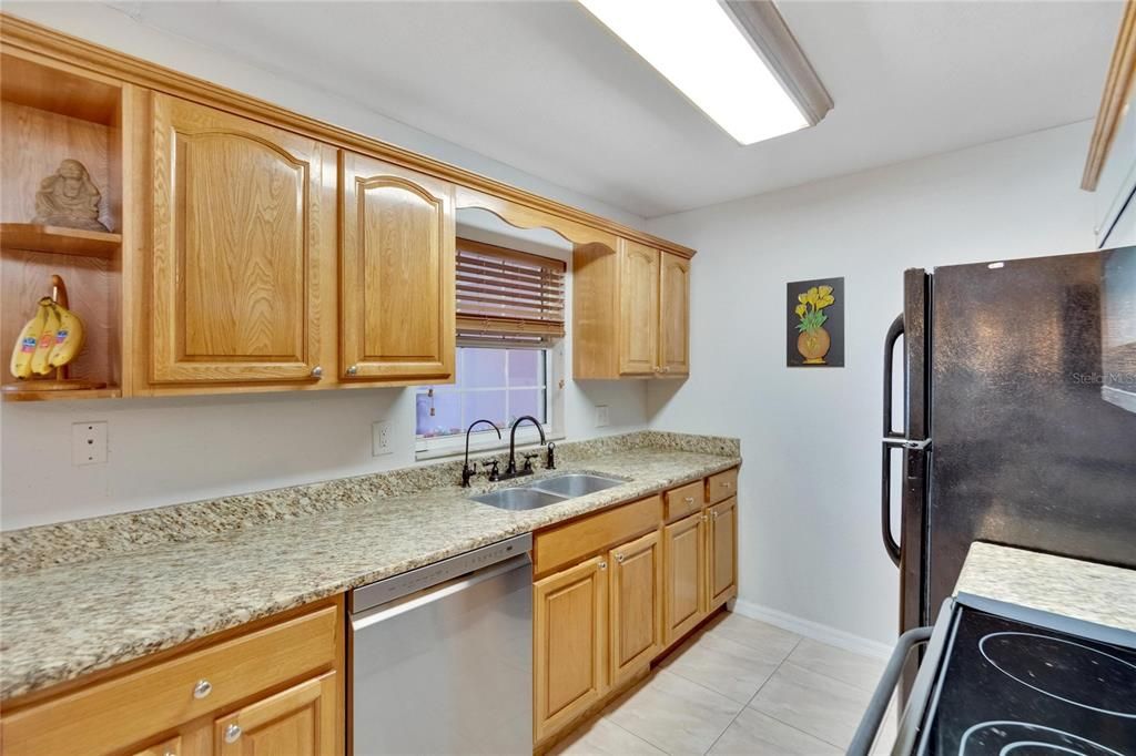 For Sale: $285,000 (2 beds, 1 baths, 1223 Square Feet)