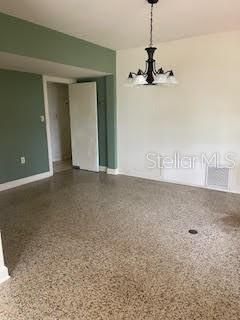 Activo con contrato: $550,000 (4 camas, 2 baños, 3005 Pies cuadrados)