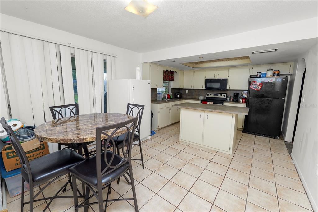 For Sale: $200,000 (3 beds, 2 baths, 1120 Square Feet)