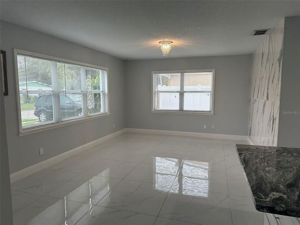 For Sale: $384,500 (3 beds, 2 baths, 1246 Square Feet)