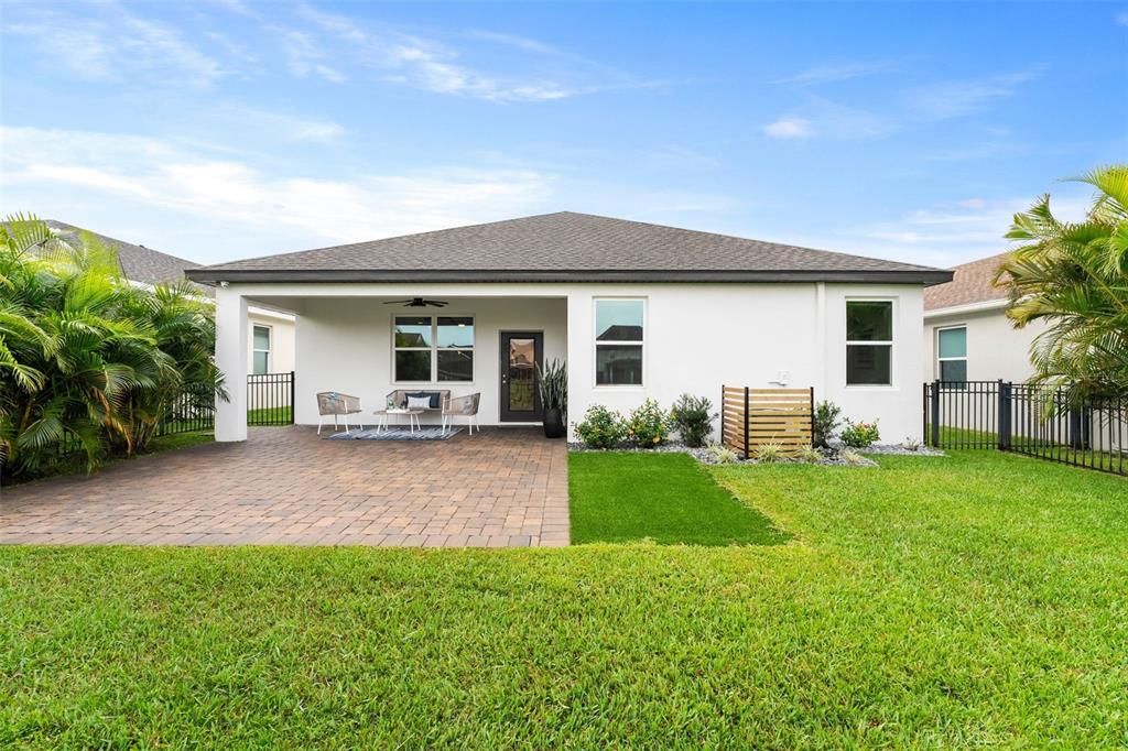 For Sale: $560,000 (3 beds, 2 baths, 1975 Square Feet)